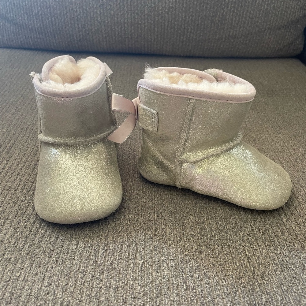 Baby Uggs Size 2/3